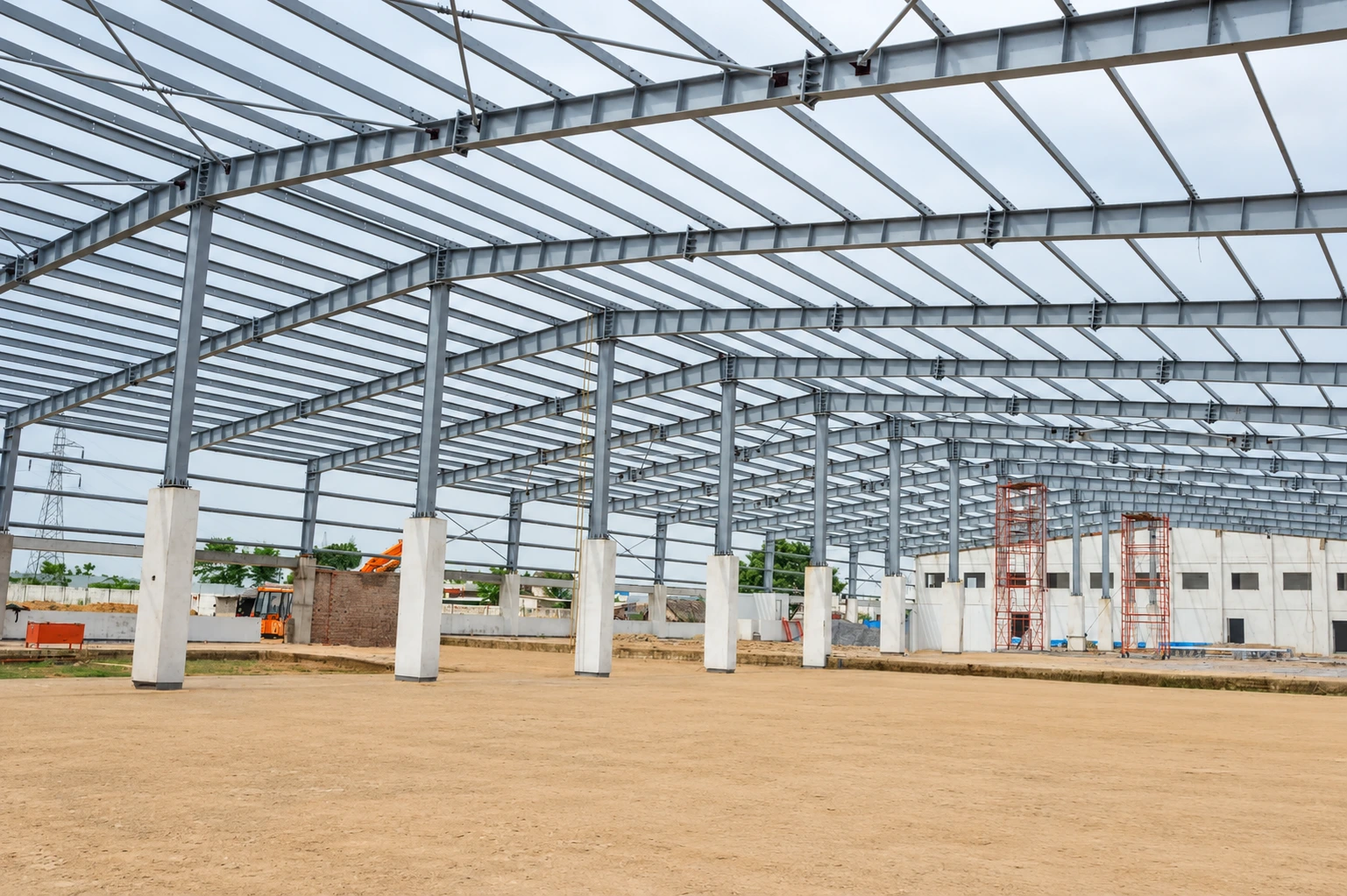 Pre-engineered steel building primary and secondary framing